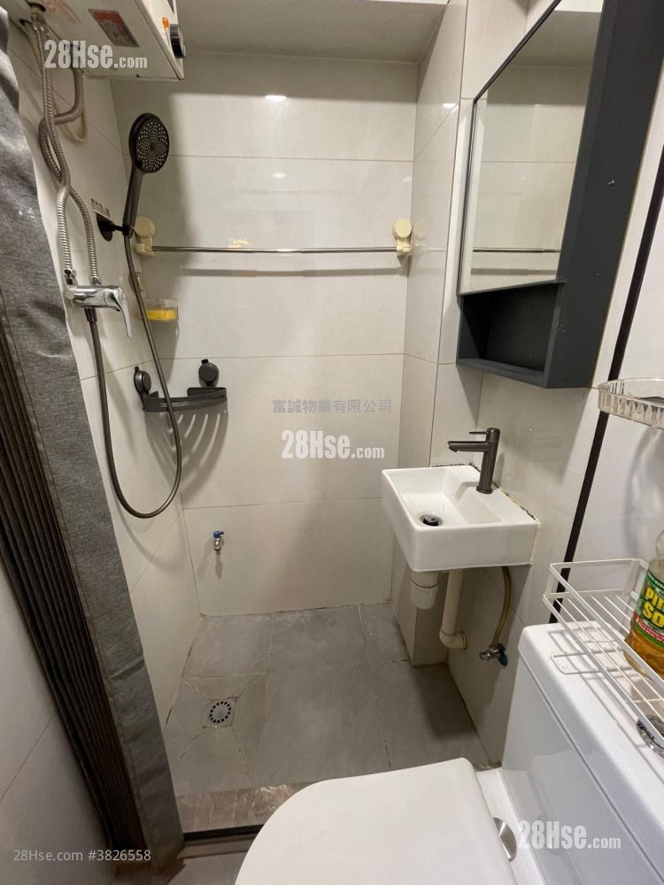 Kiu Wing Building Rental Studio , 1 Bathroom 180 ft²