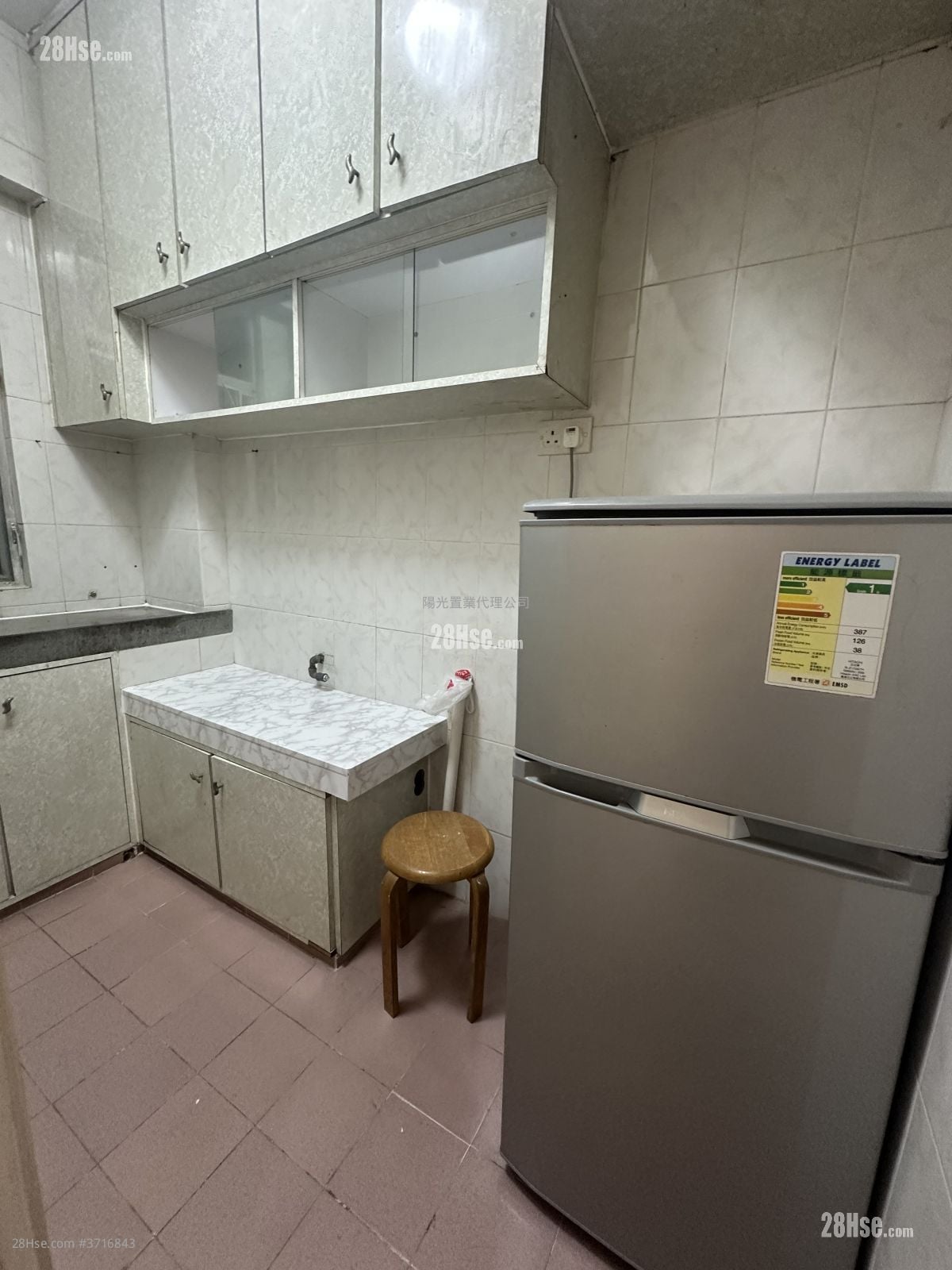 Mei Tung Building Rental 298 ft²