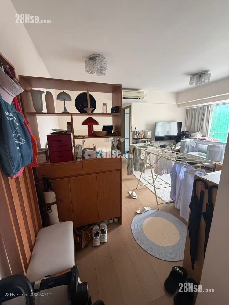 Centrepoint Rental 3 Bedrooms , 2 Bathrooms 672 ft²