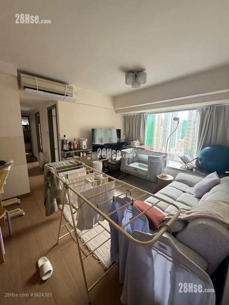 Centrepoint Rental 3 Bedrooms , 2 Bathrooms 672 ft²