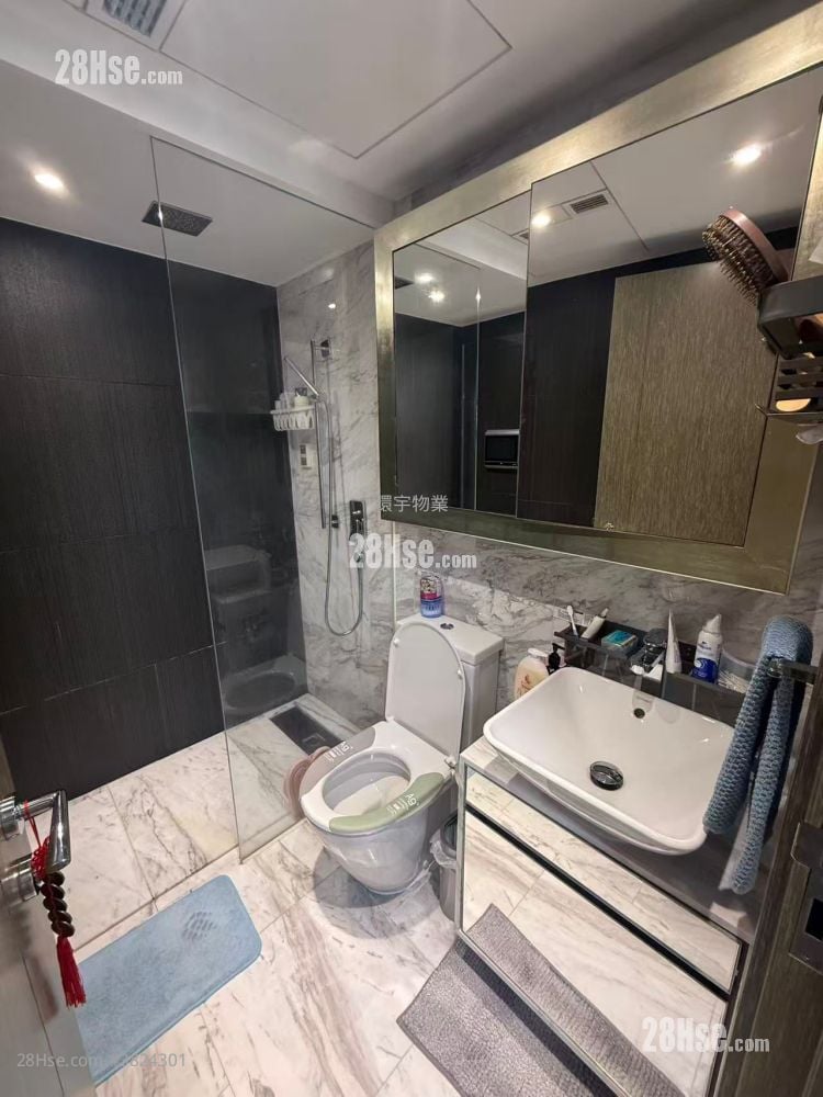 Centrepoint Rental 3 Bedrooms , 2 Bathrooms 672 ft²