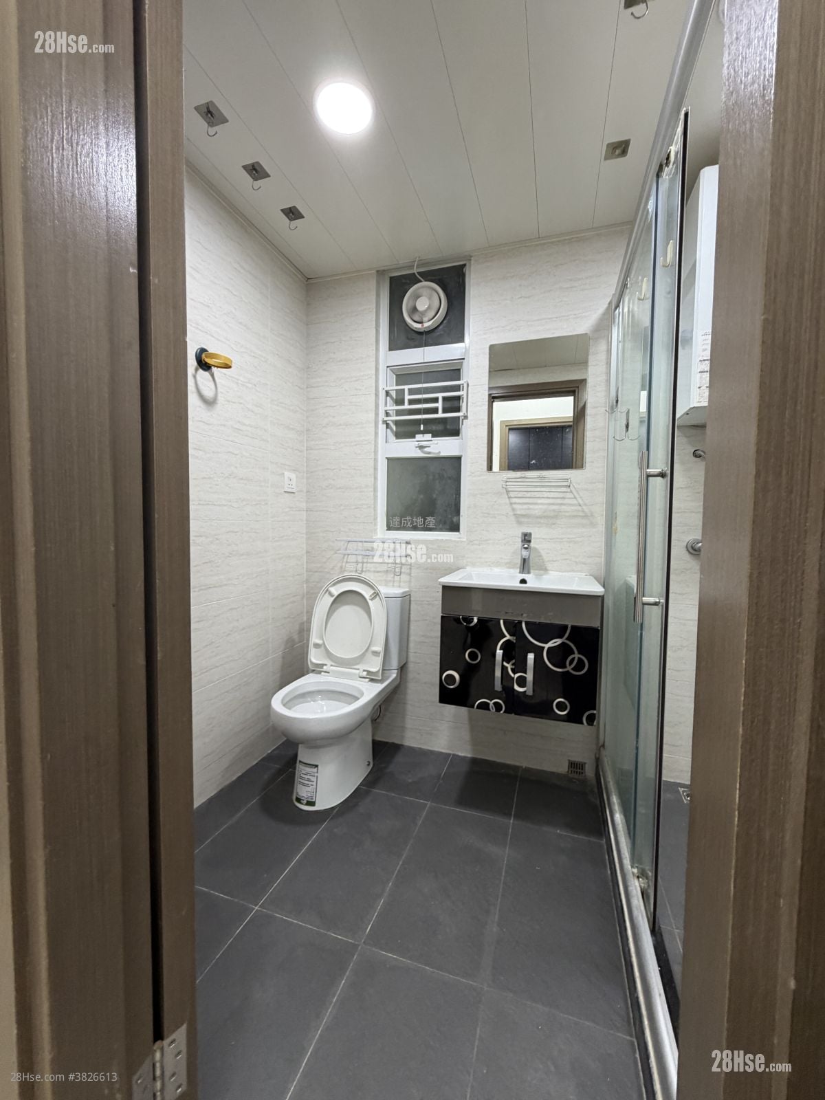 觀塘大廈 售盤 2 房 , 1 浴室 397 平方呎