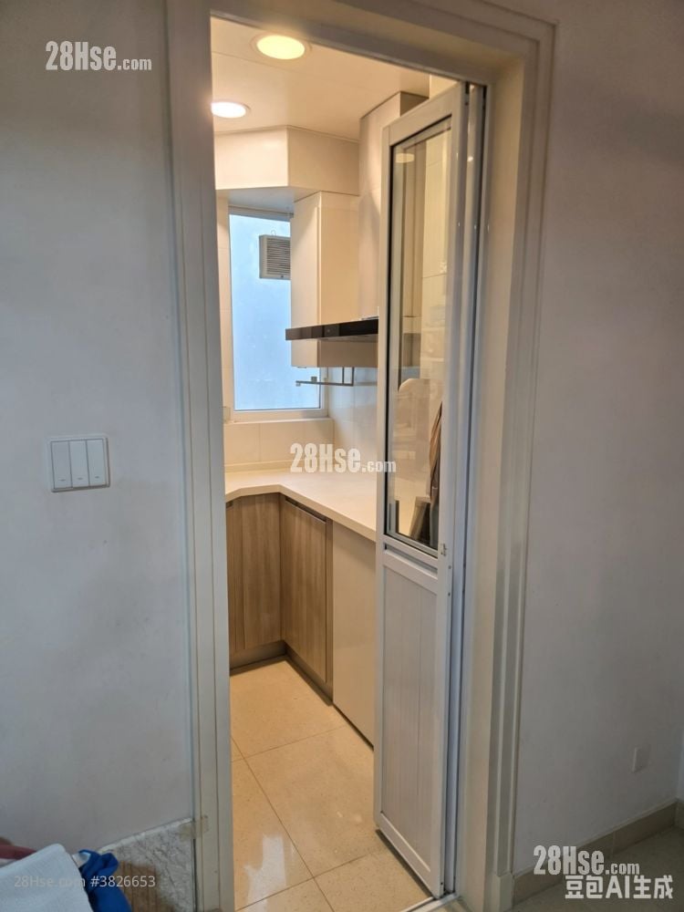 领峰 租盘 3 房 , 2 浴室 673 平方尺