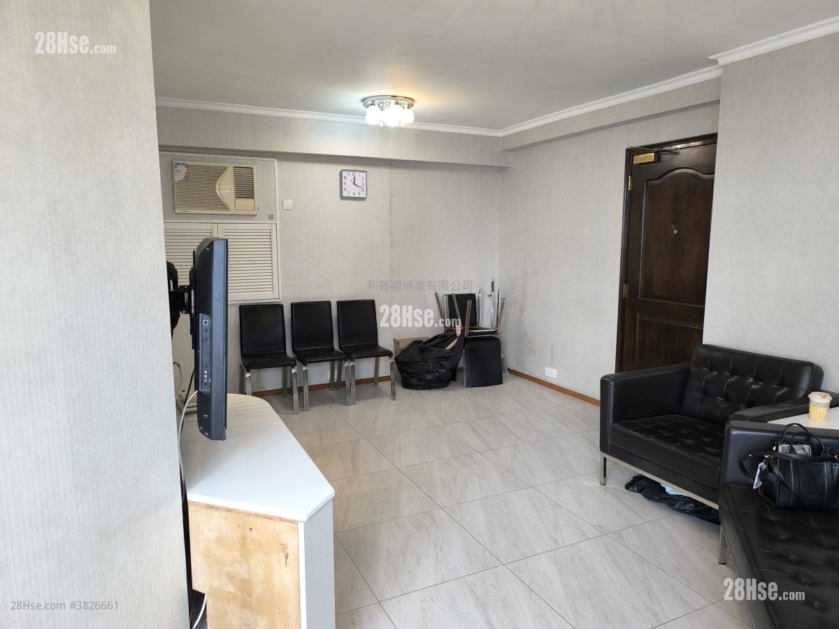 康怡花园 售盘 3 房 , 2 浴室 668 平方尺