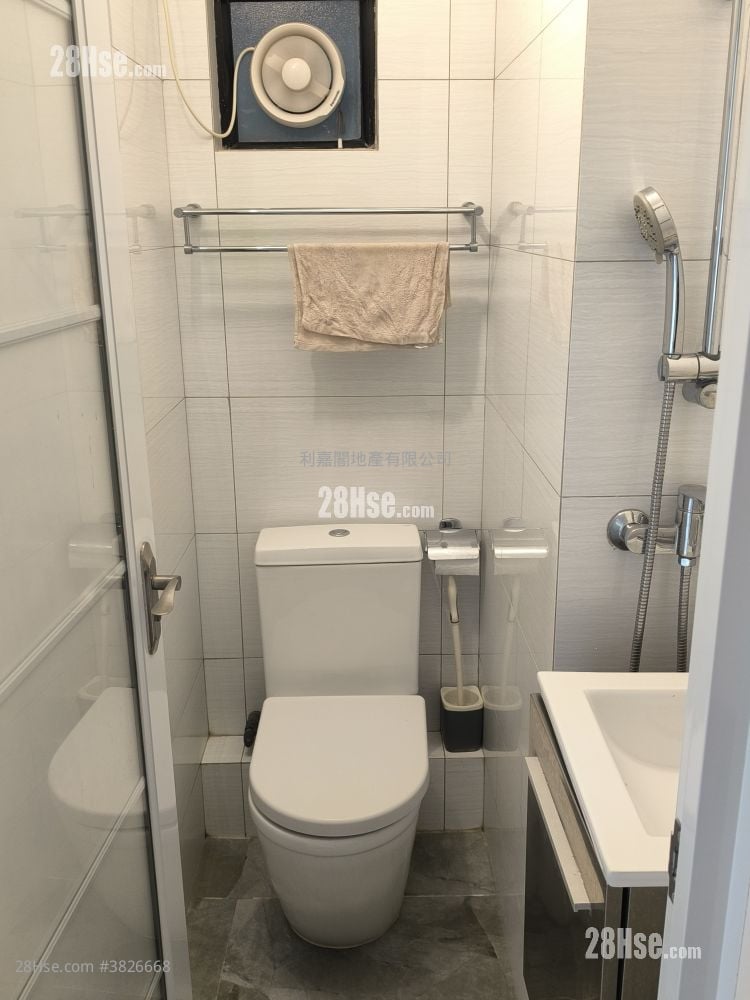 康怡花园 售盘 3 房 , 2 浴室 668 平方尺