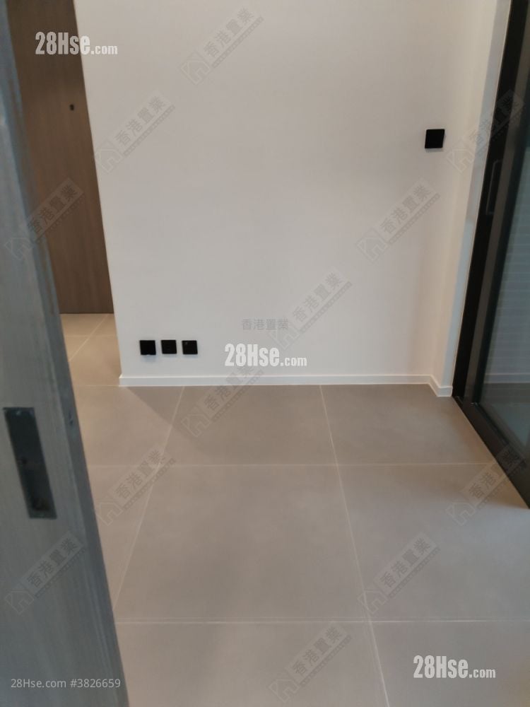 Larchwood 租盤 1 房 , 1 浴室 267 平方呎