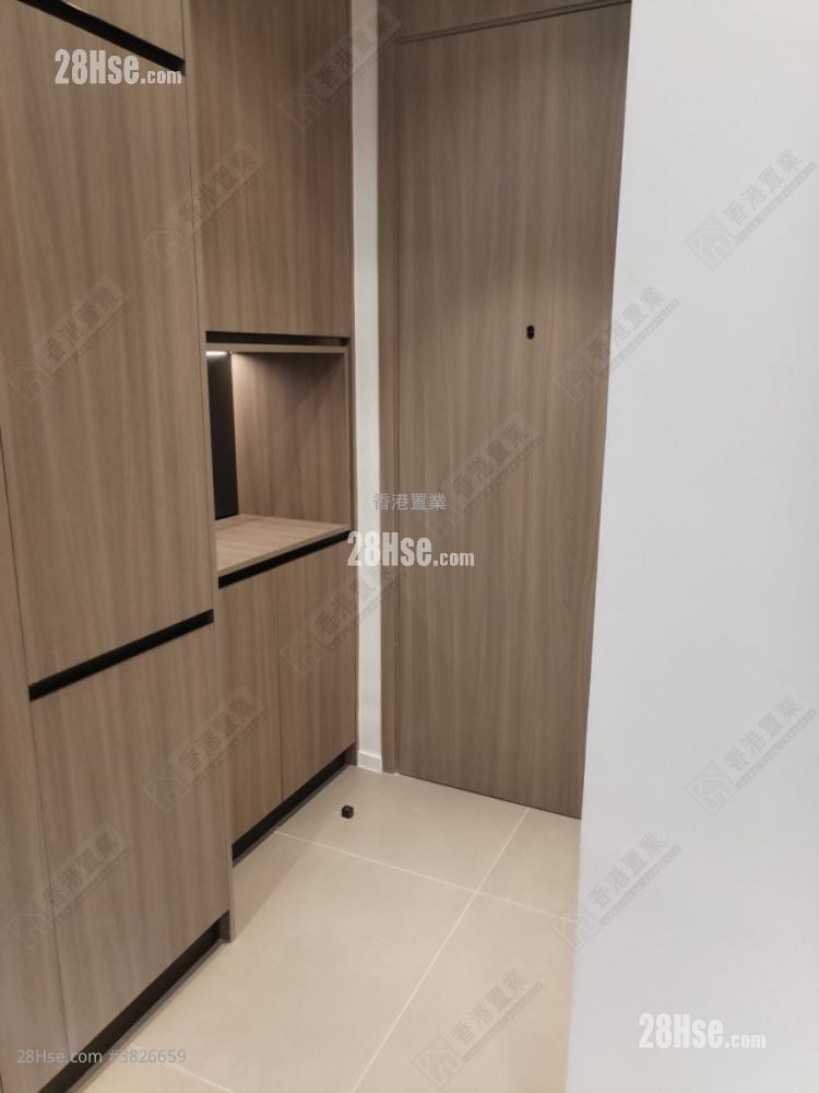 Larchwood 租盤 1 房 , 1 浴室 267 平方呎