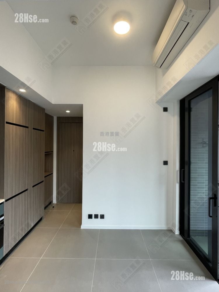 Larchwood 租盤 1 房 , 1 浴室 267 平方呎