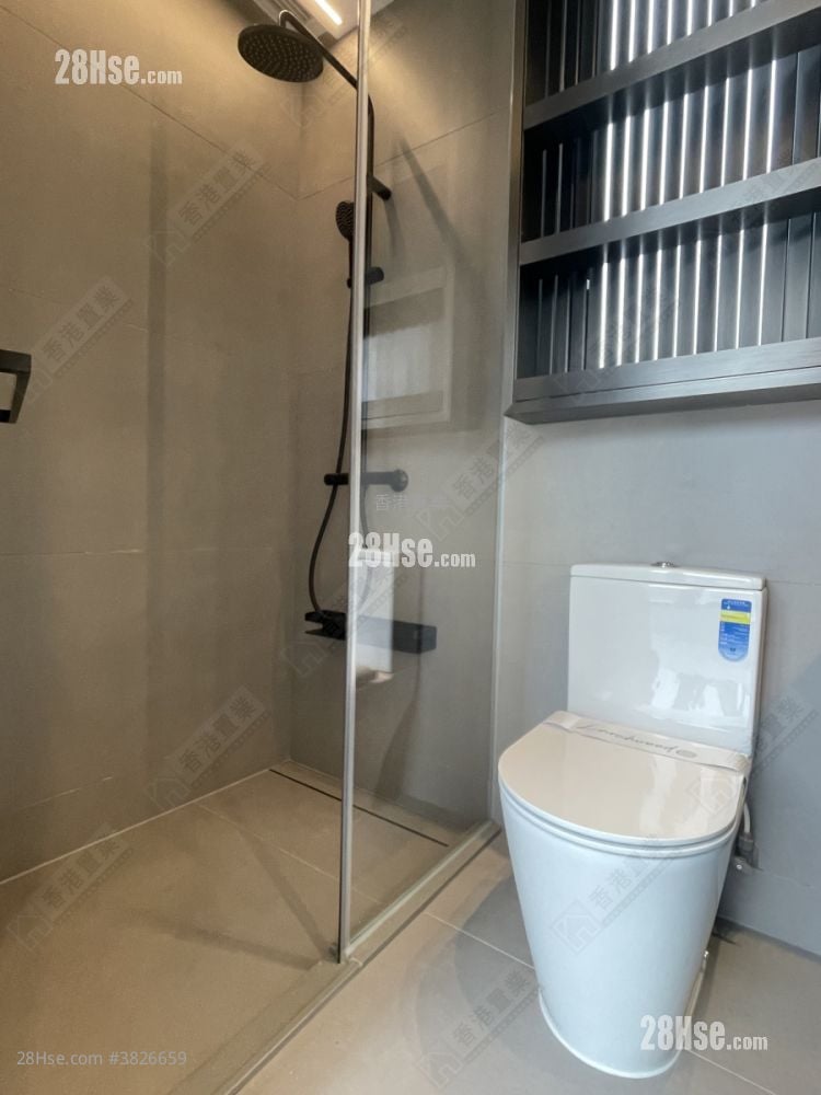 Larchwood 租盤 1 房 , 1 浴室 267 平方呎