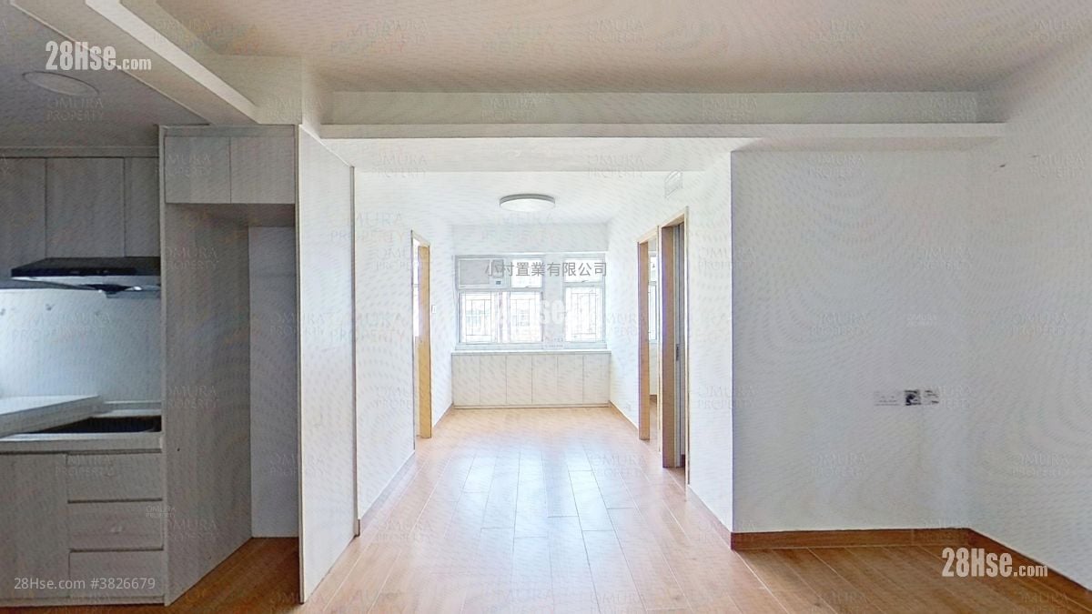 living room: Mei Foo Sun Chuen Sell 4 Bedrooms , 2 Bathrooms 590 ft²