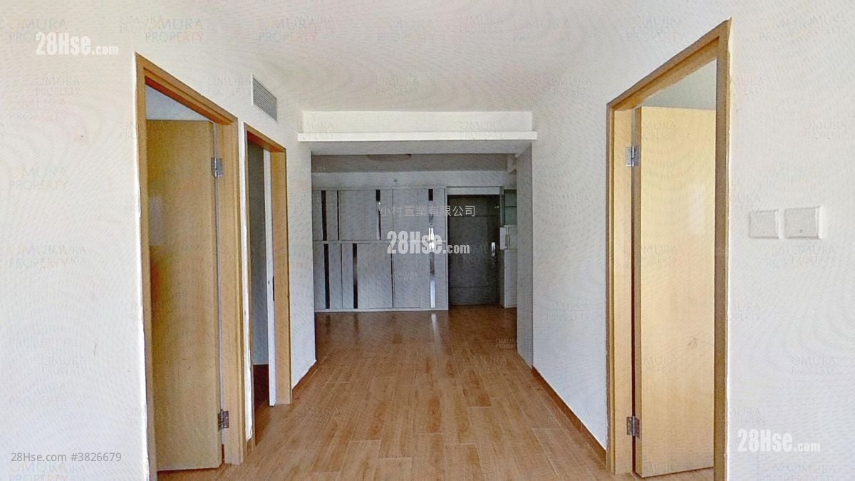 living room: Mei Foo Sun Chuen Sell 4 Bedrooms , 2 Bathrooms 590 ft²