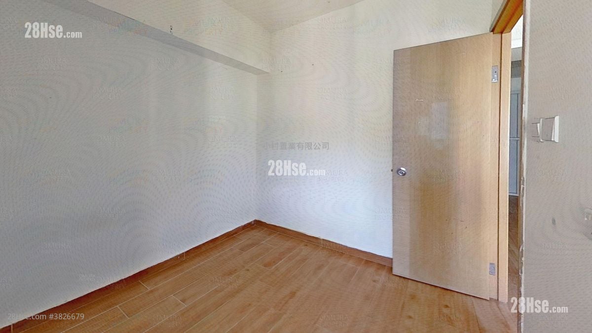 Mei Foo Sun Chuen Sell 4 Bedrooms , 2 Bathrooms 590 ft²