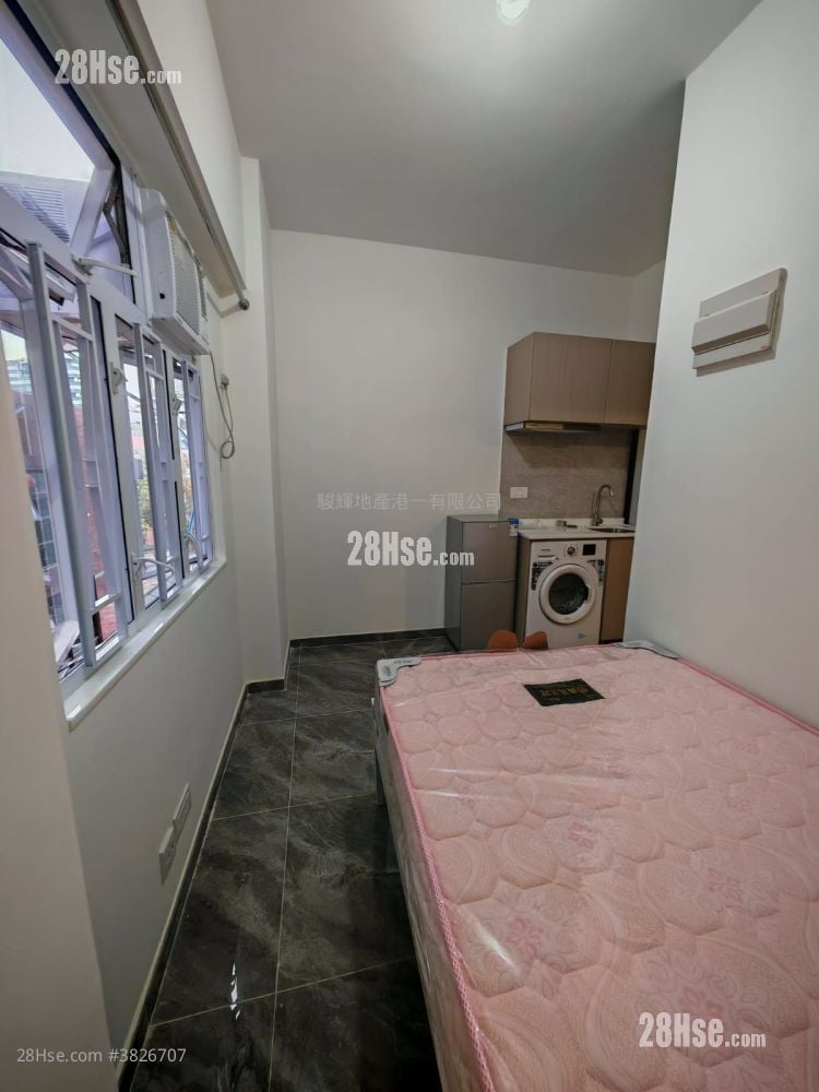 Golden Mansion Rental Studio , 1 Bathroom 140 ft²