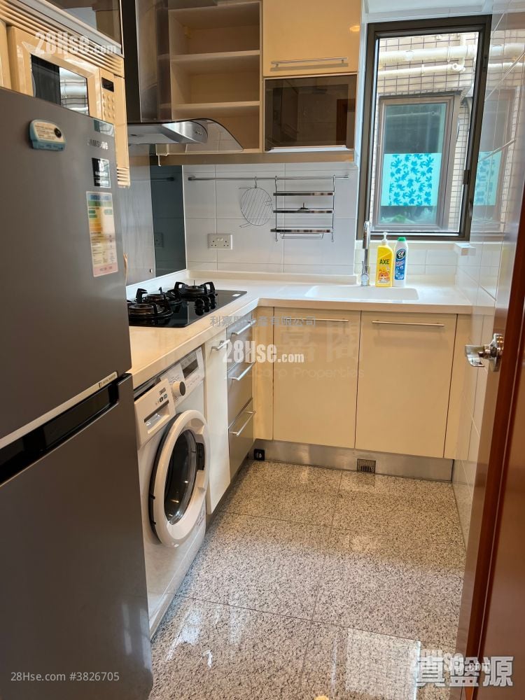 Noble Hill Sell 2 Bedrooms 442 ft²