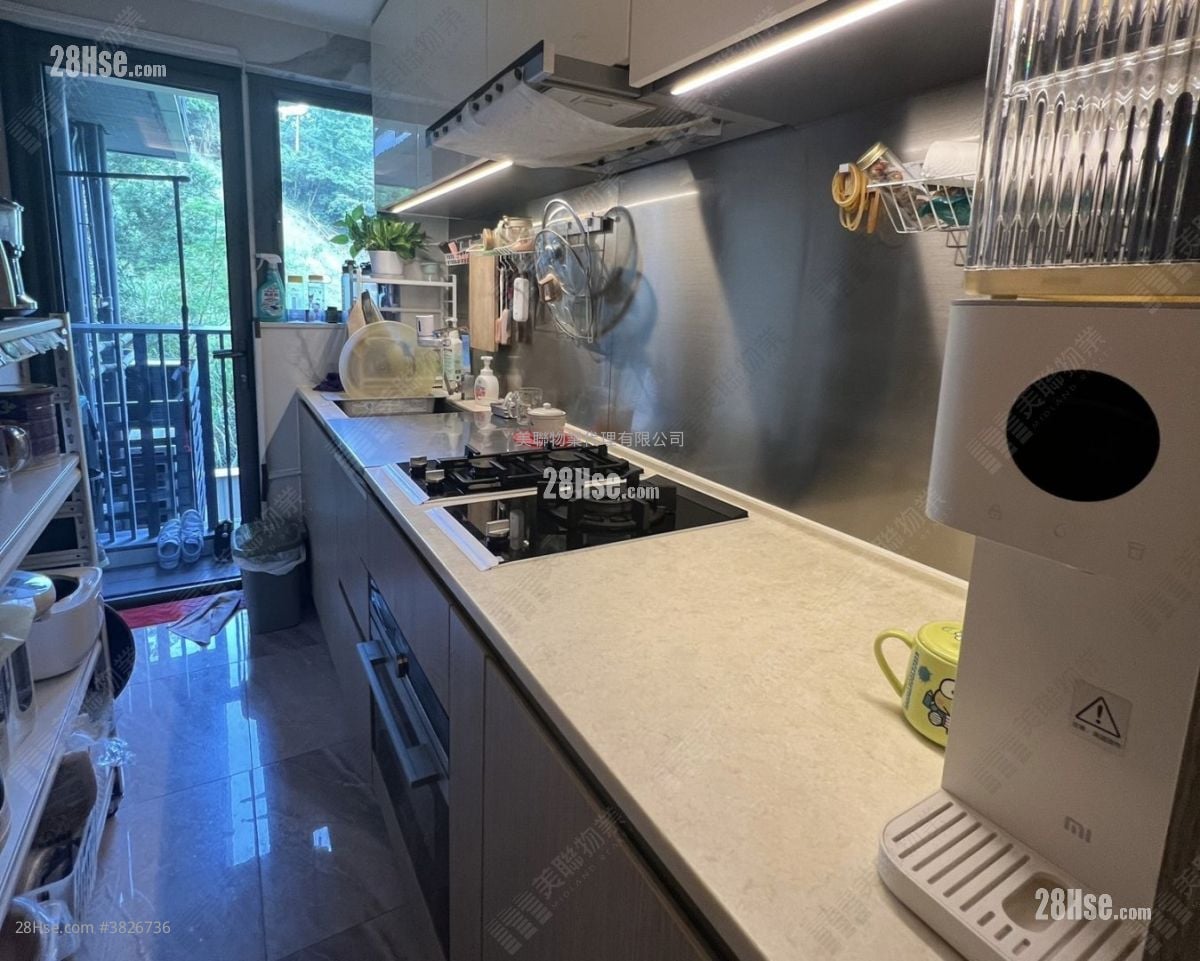 The Regent Sell 3 Bedrooms 748 ft²