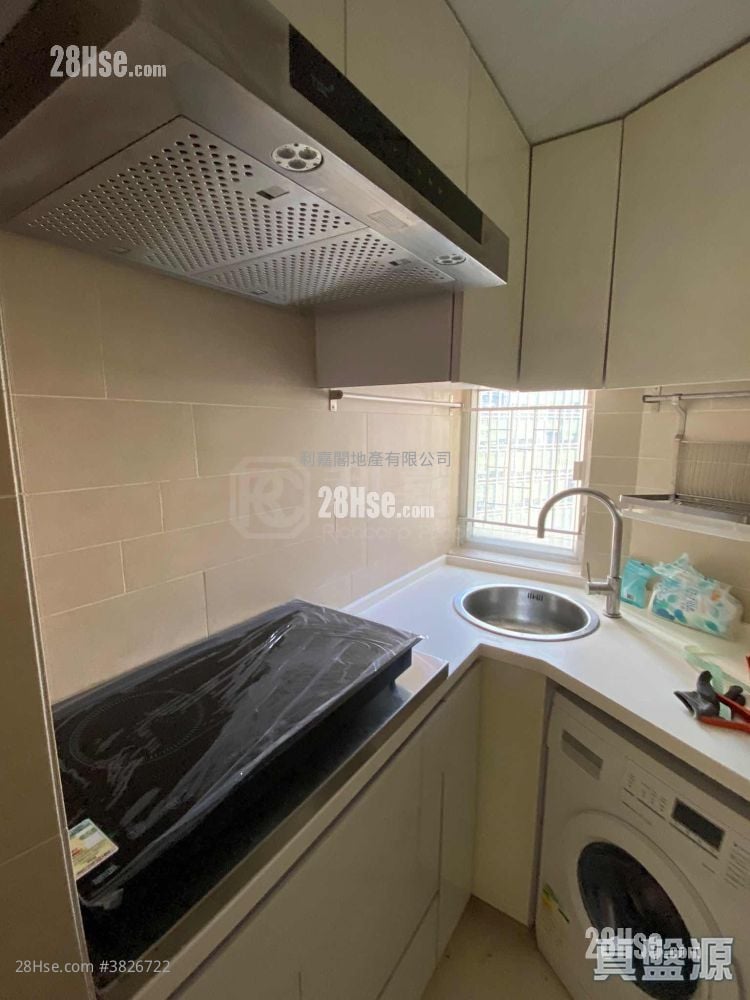 Westlands Court Sell 2 Bedrooms , 1 Bathroom 375 ft²