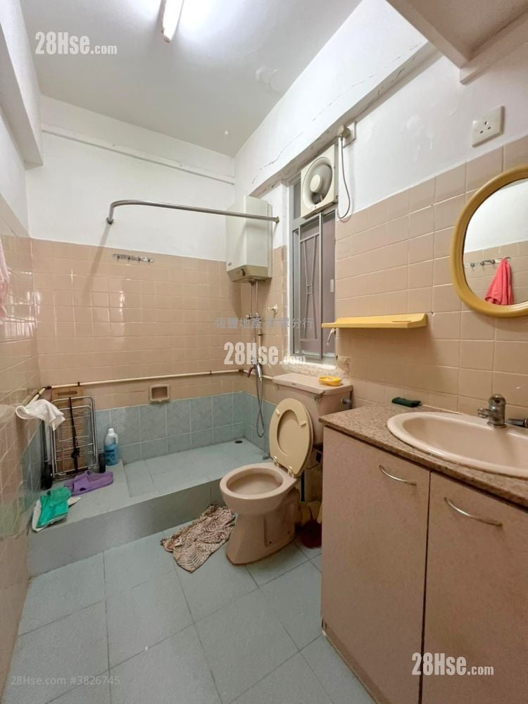 柴灣戲院大廈 租盤 2 房 , 1 浴室 408 平方呎