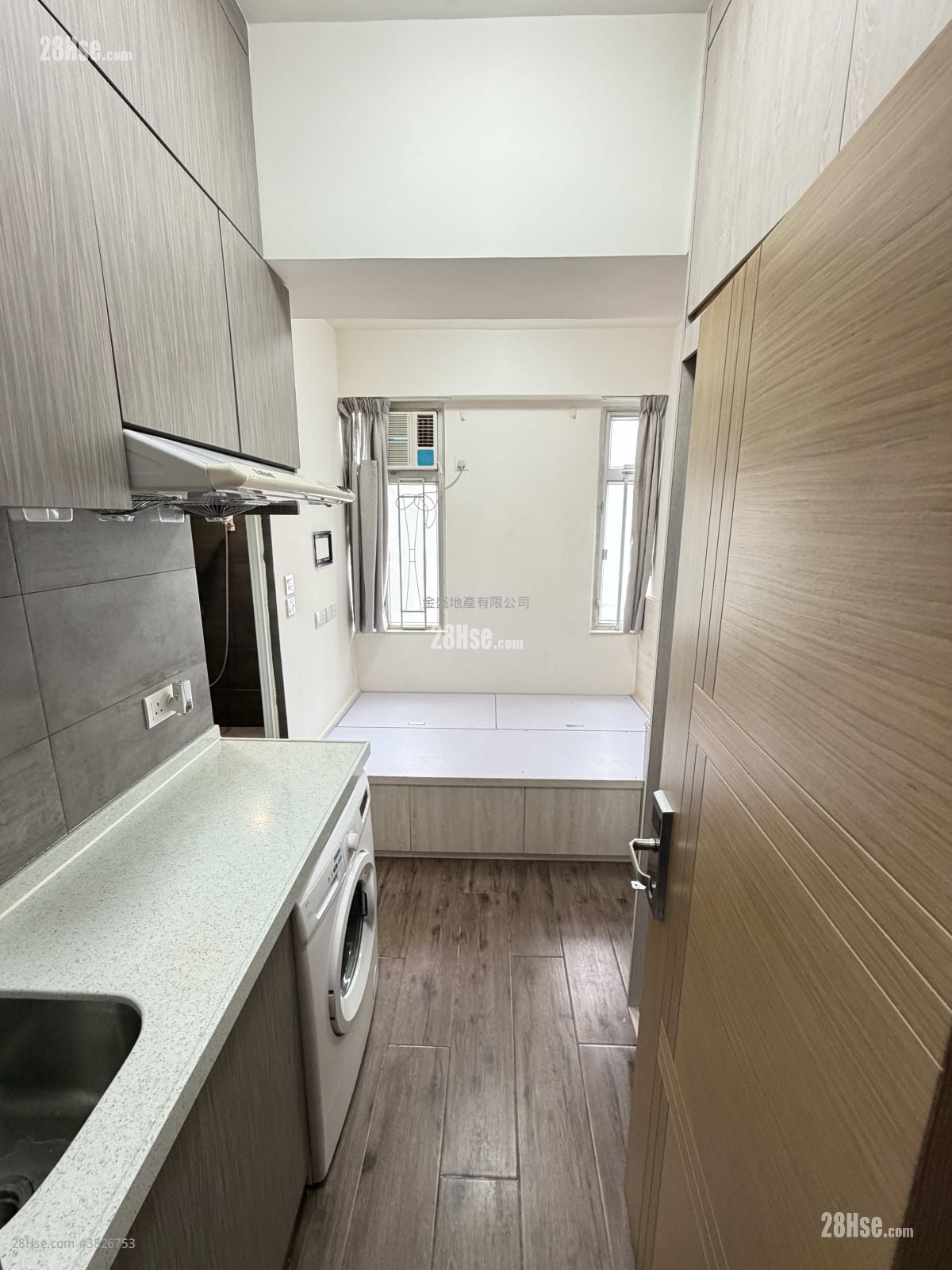 單幢樓房 租盤 1 浴室 120 平方呎