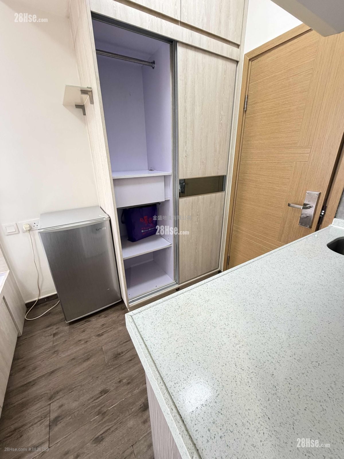 單幢樓房 租盤 1 浴室 120 平方呎