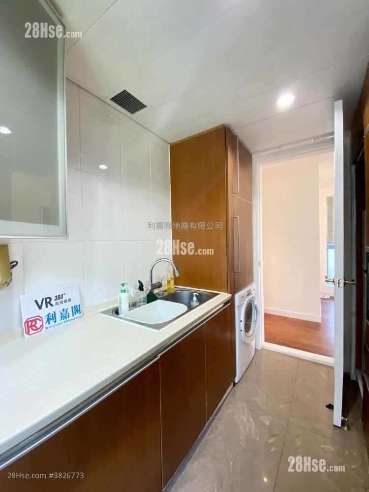 廚房: 貝沙灣 售盤 2 房 , 1 浴室 614 平方呎