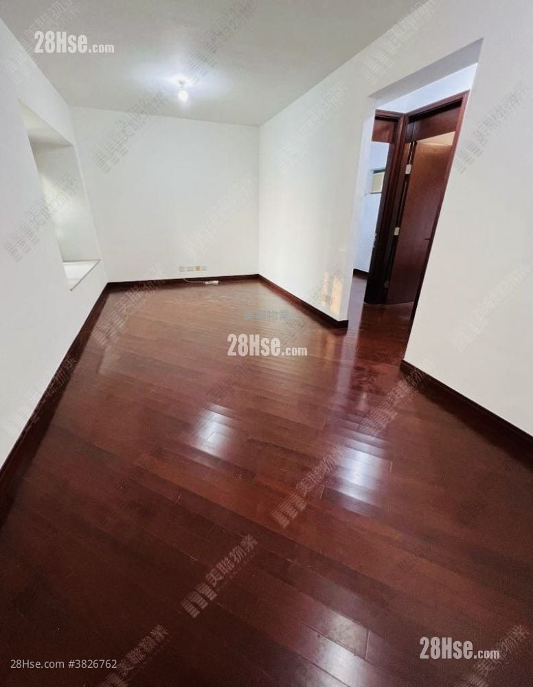 The Long Beach Sell 2 Bedrooms 563 ft²