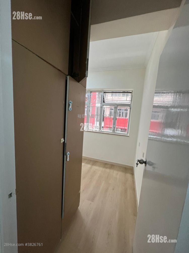 中美樓 租盤 2 房 400 平方呎