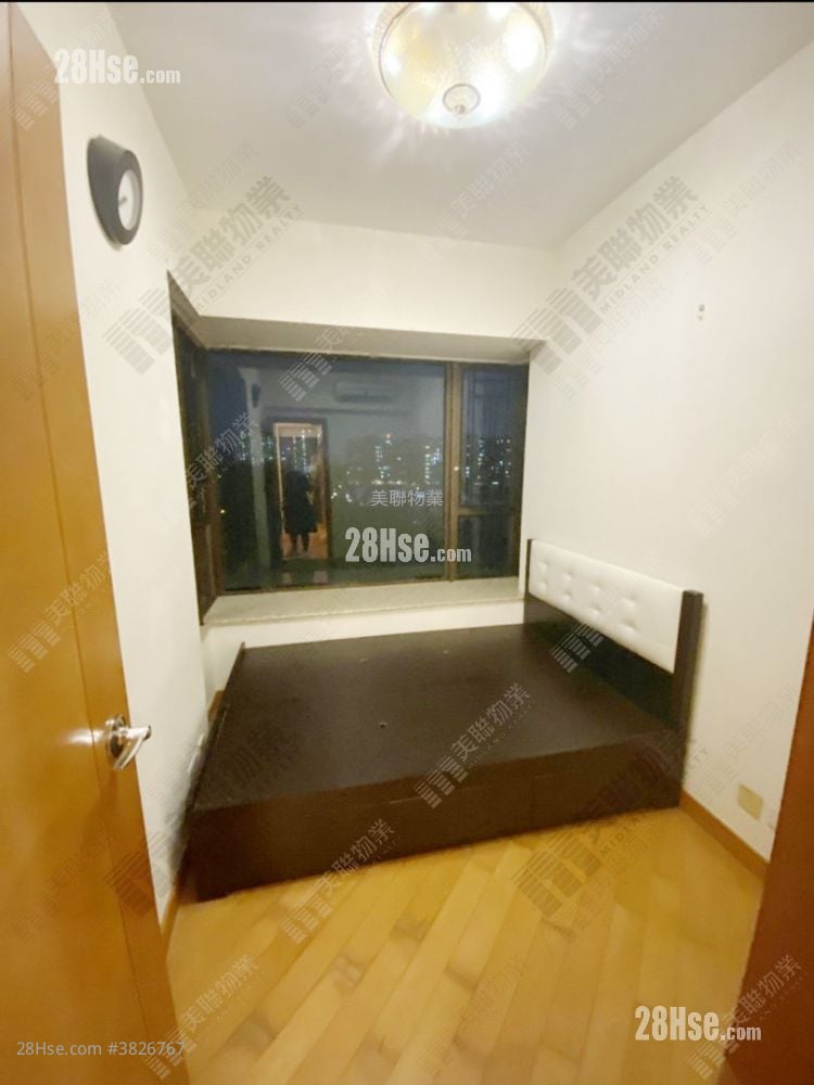 Noble Hill Sell 2 Bedrooms , 1 Bathroom 442 ft²