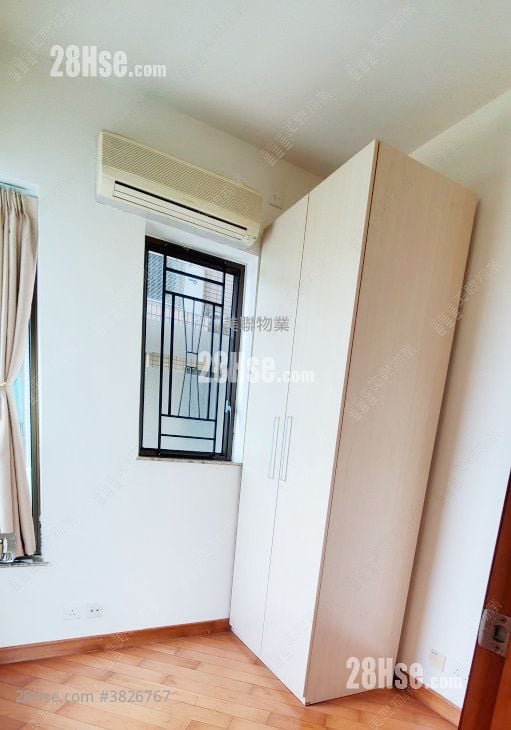 Noble Hill Sell 2 Bedrooms , 1 Bathroom 442 ft²