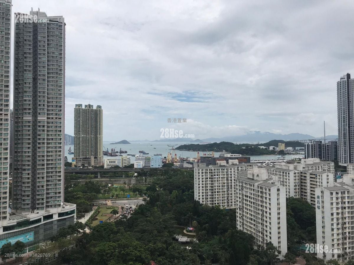 Park One Sell 4 Bedrooms , 2 Bathrooms 595 ft²