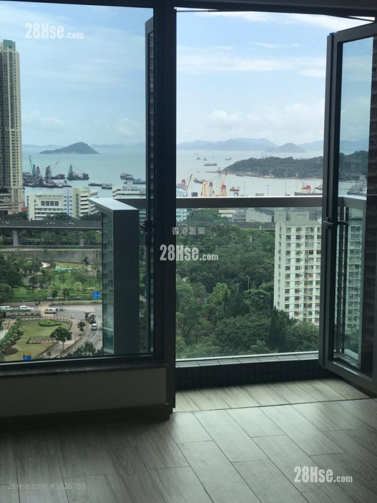 Park One Sell 4 Bedrooms , 2 Bathrooms 595 ft²