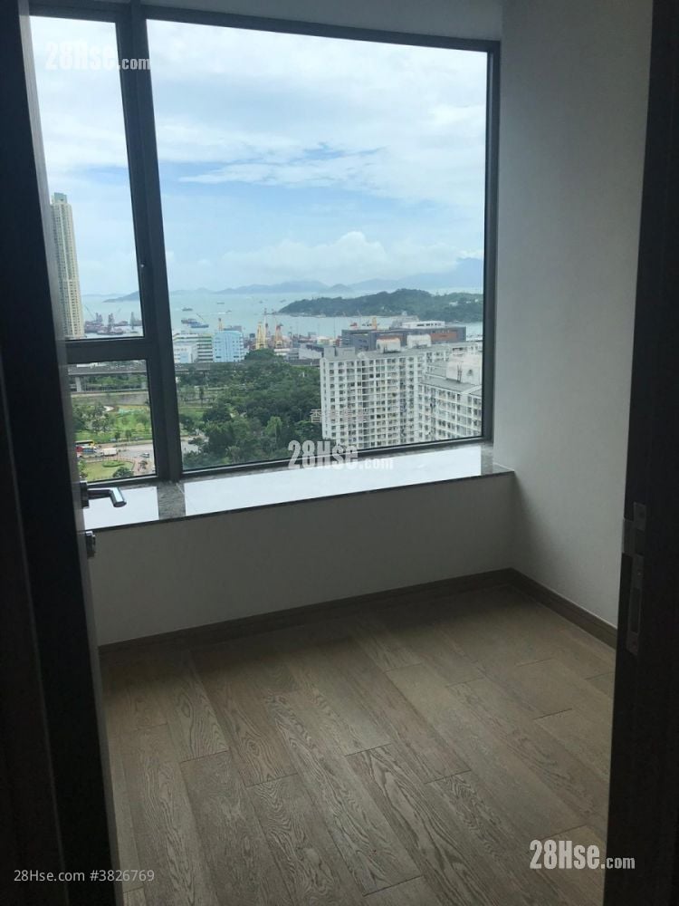 Park One Sell 4 Bedrooms , 2 Bathrooms 595 ft²