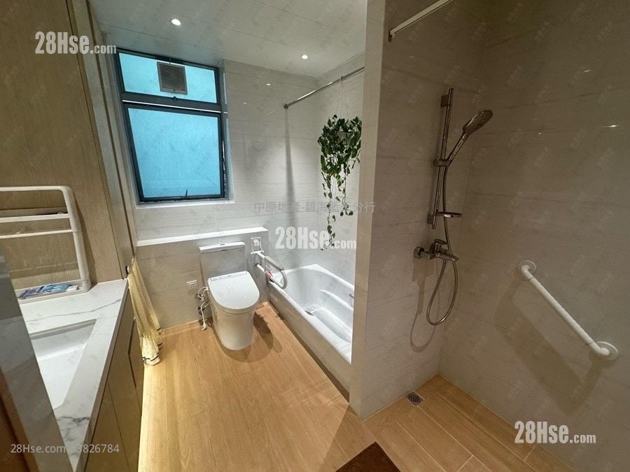 曼克顿山 售盘 4 房 , 3 浴室 1,351 平方尺