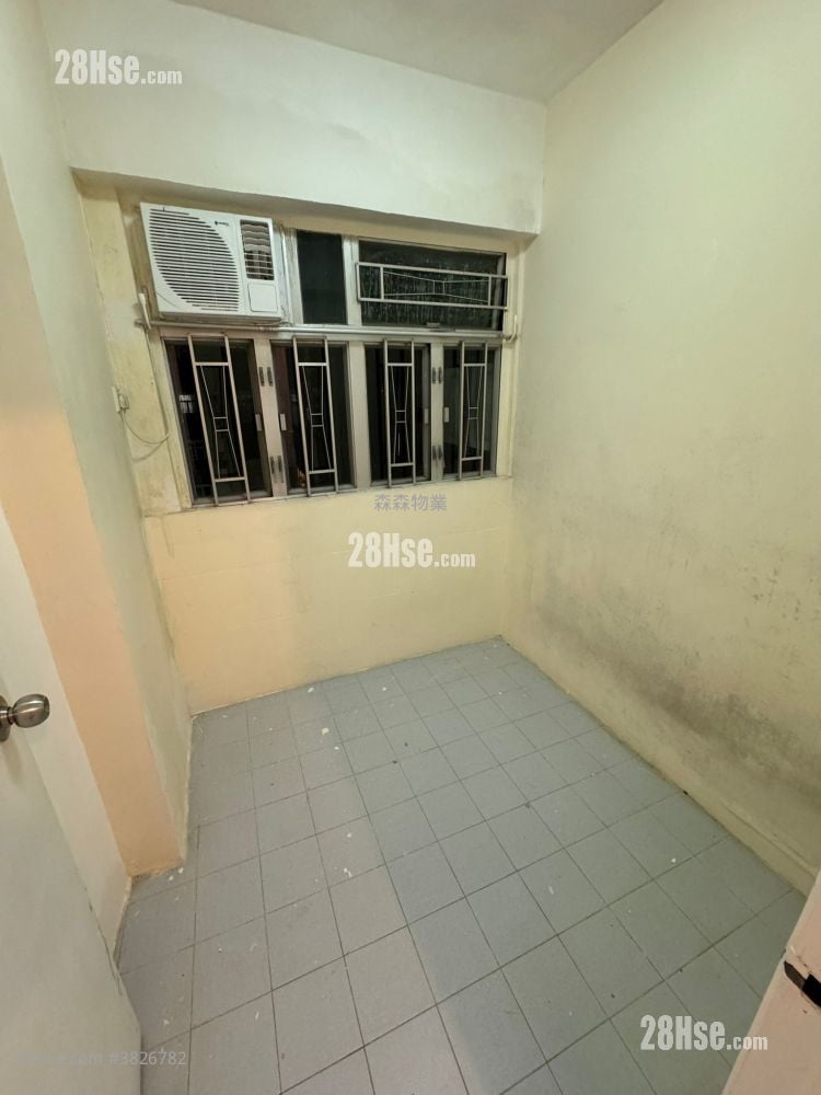 Tak Lee Building Sell 2 Bedrooms , 1 Bathroom