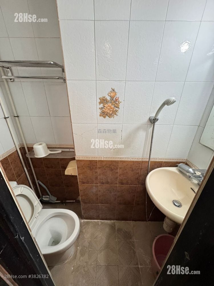 Tak Lee Building Sell 2 Bedrooms , 1 Bathroom