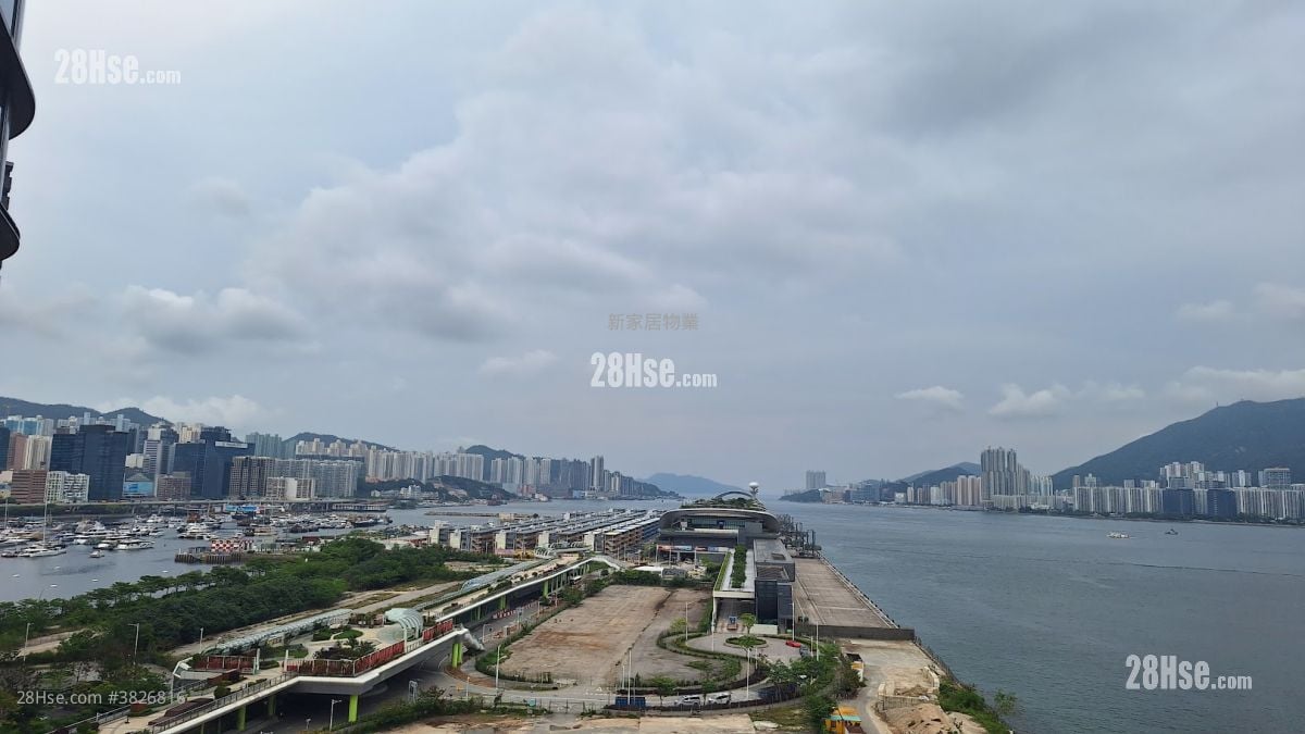 Luxury Apartment Sell 1,408 ft²