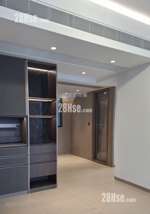 Luxury Apartment Sell 1,408 ft²