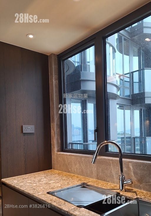 Luxury Apartment Sell 1,408 ft²