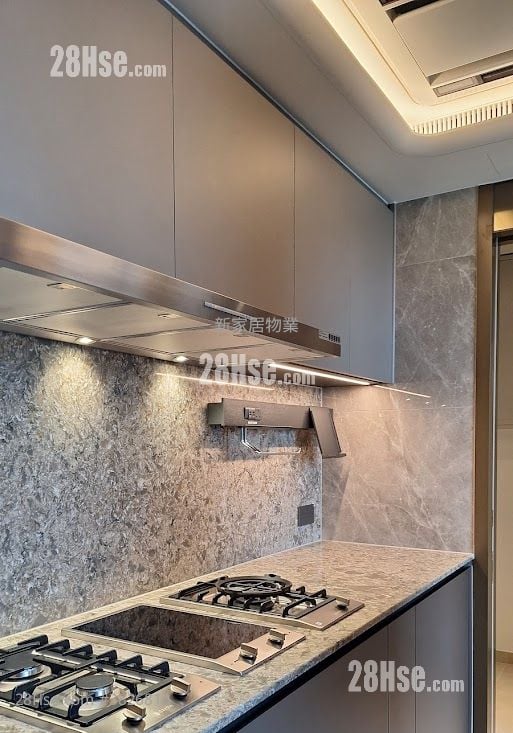 Luxury Apartment Sell 1,408 ft²