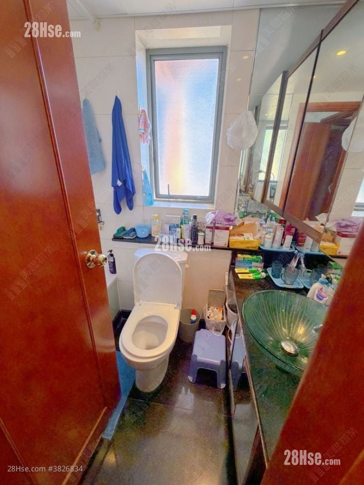 Residence Oasis Sell 3 Bedrooms , 2 Bathrooms 667 ft²