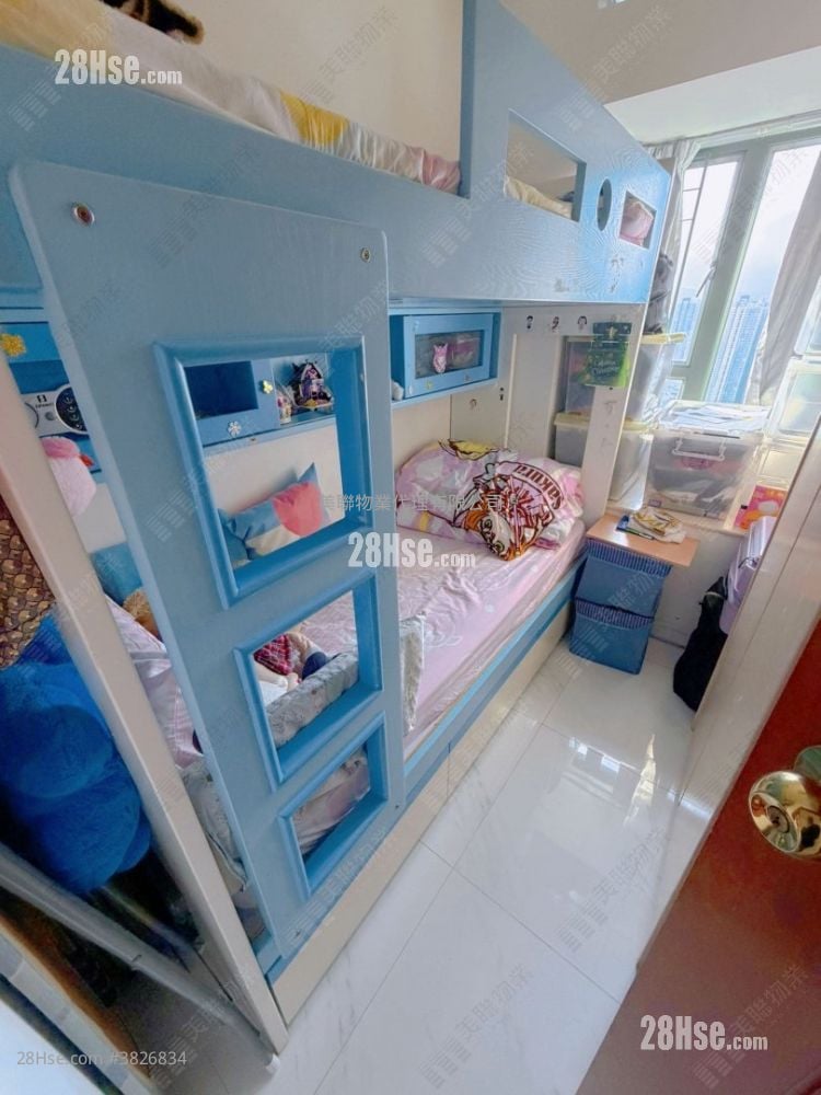 Residence Oasis Sell 3 Bedrooms , 2 Bathrooms 667 ft²