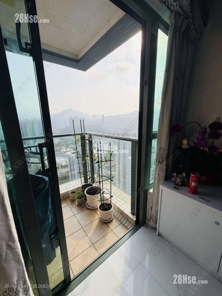 Residence Oasis Sell 3 Bedrooms , 2 Bathrooms 667 ft²