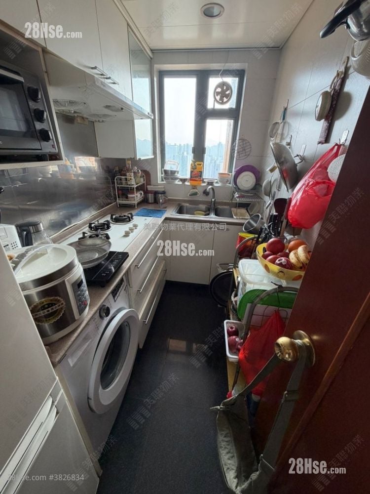 Residence Oasis Sell 3 Bedrooms , 2 Bathrooms 667 ft²