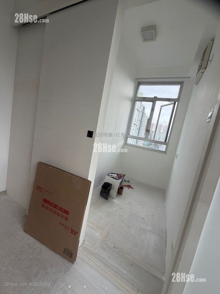 Deltec Court Rental 2 Bedrooms , 1 Bathroom 315 ft²