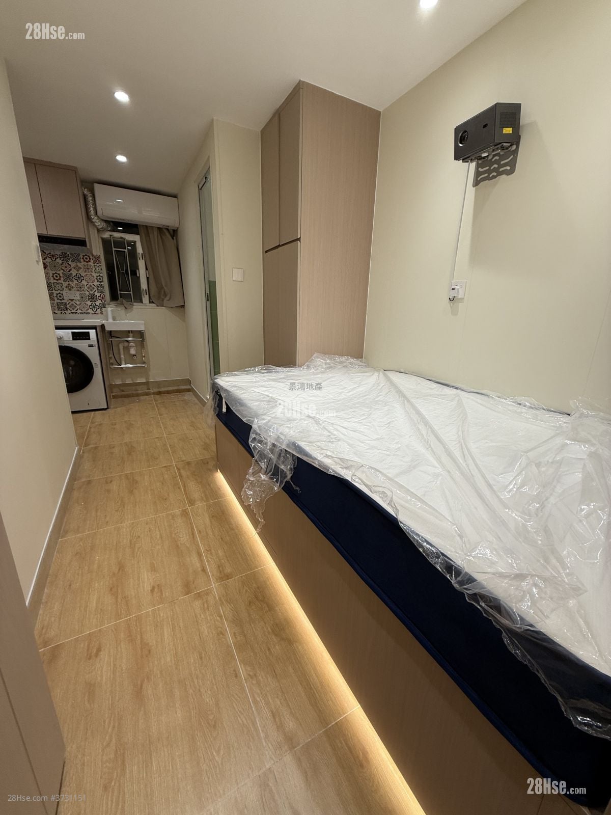 Man Ying Building Rental Studio , 1 Bathroom 150 ft²