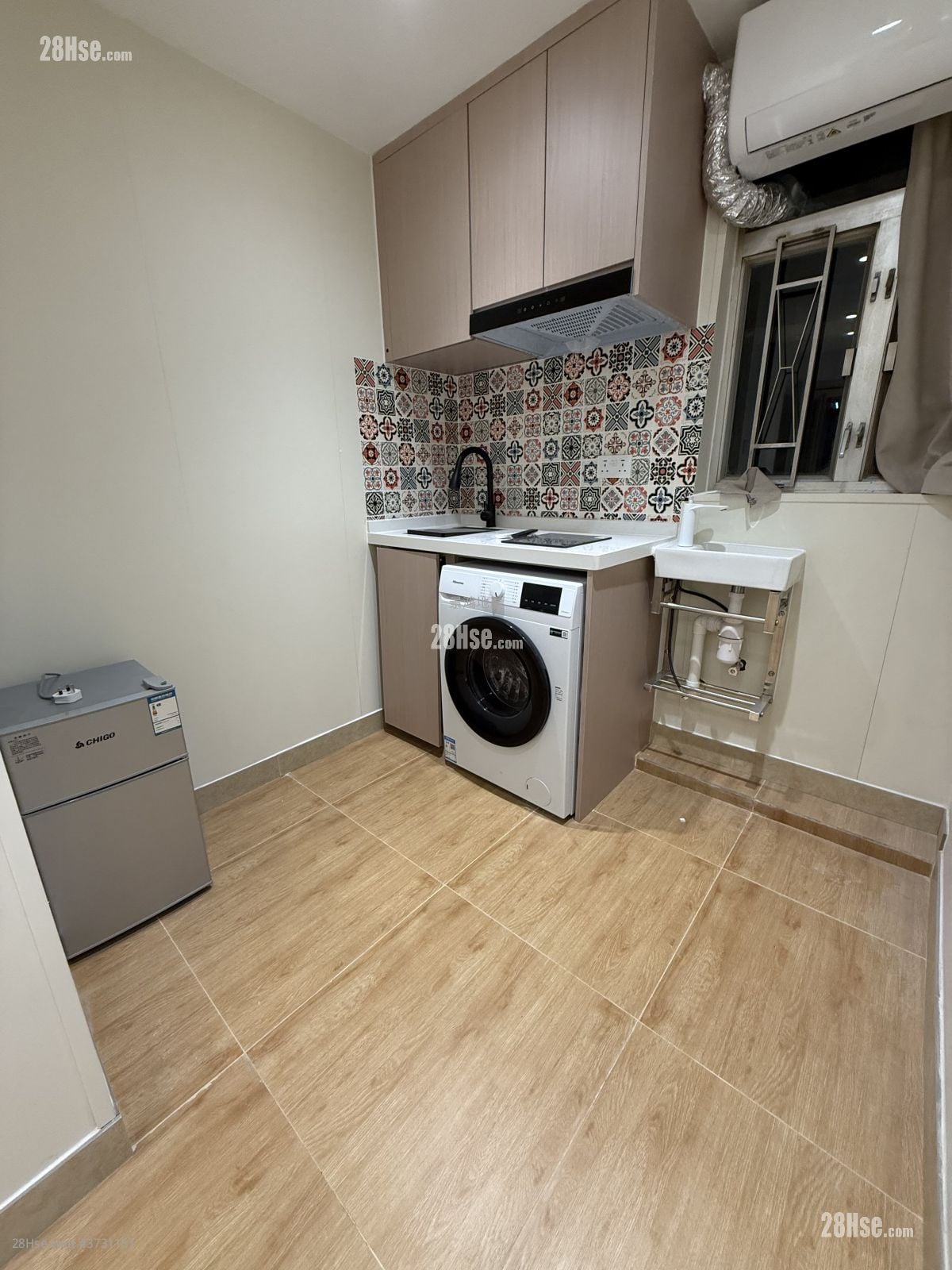 Man Ying Building Rental Studio , 1 Bathroom 150 ft²