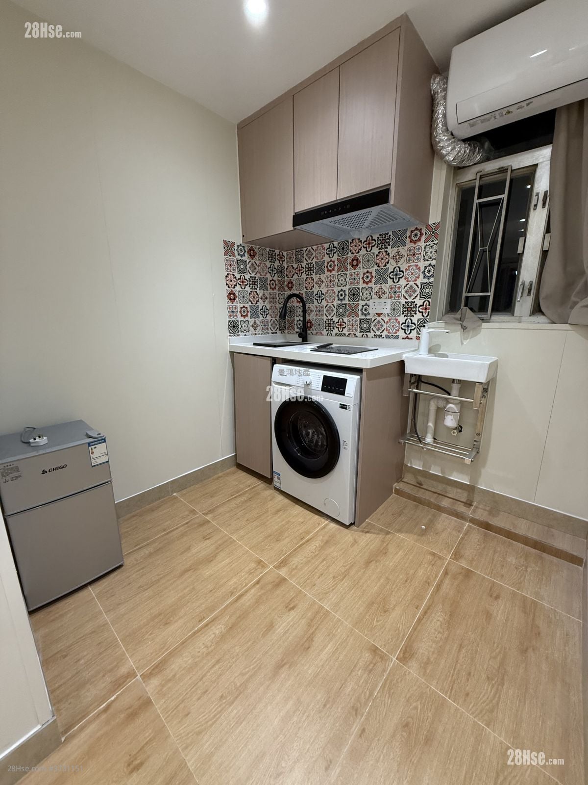 Man Ying Building Rental Studio , 1 Bathroom 150 ft²