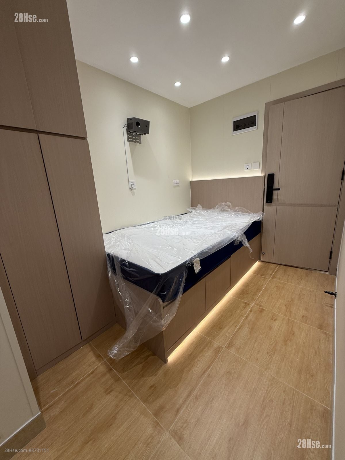 Man Ying Building Rental Studio , 1 Bathroom 150 ft²