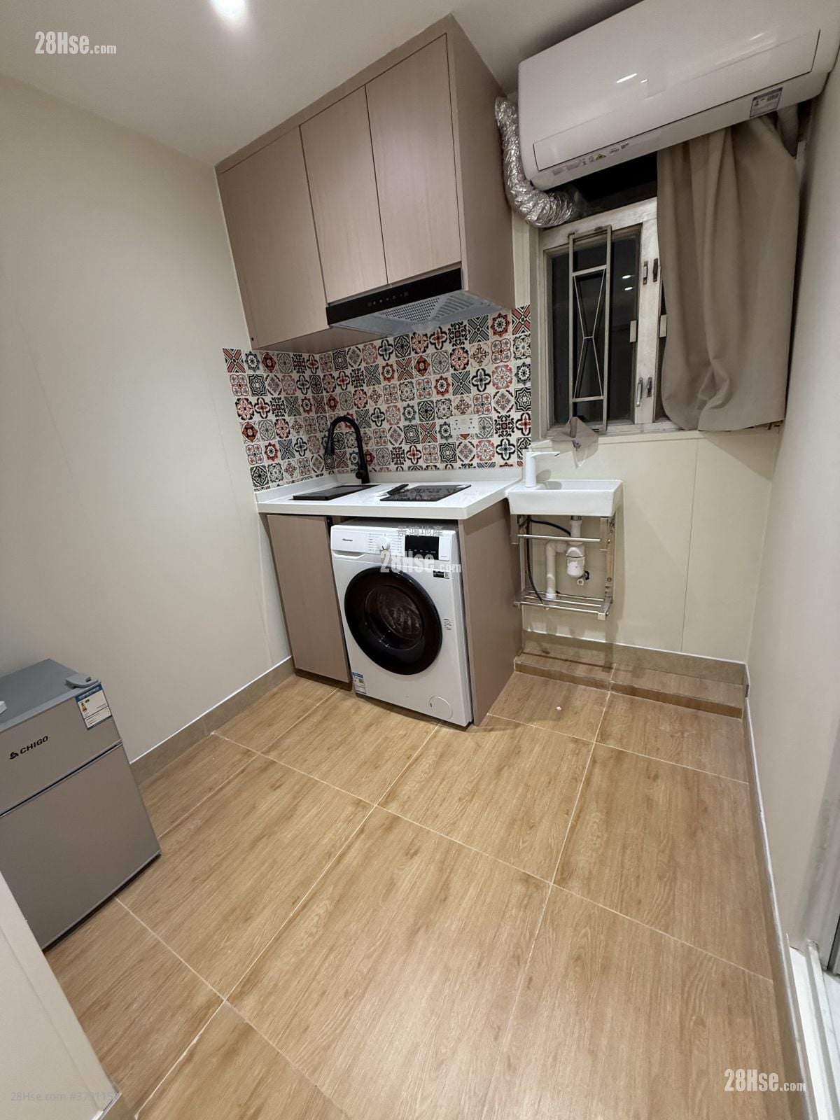 Man Ying Building Rental Studio , 1 Bathroom 150 ft²