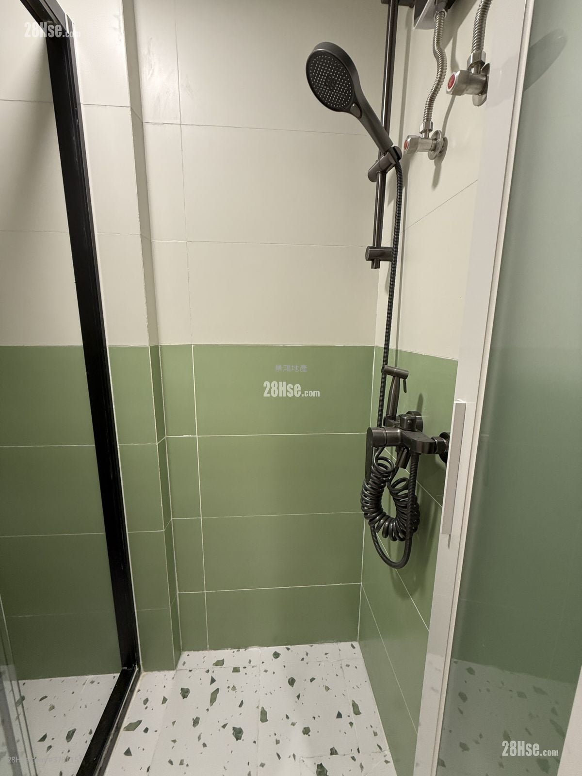 Man Ying Building Rental Studio , 1 Bathroom 150 ft²