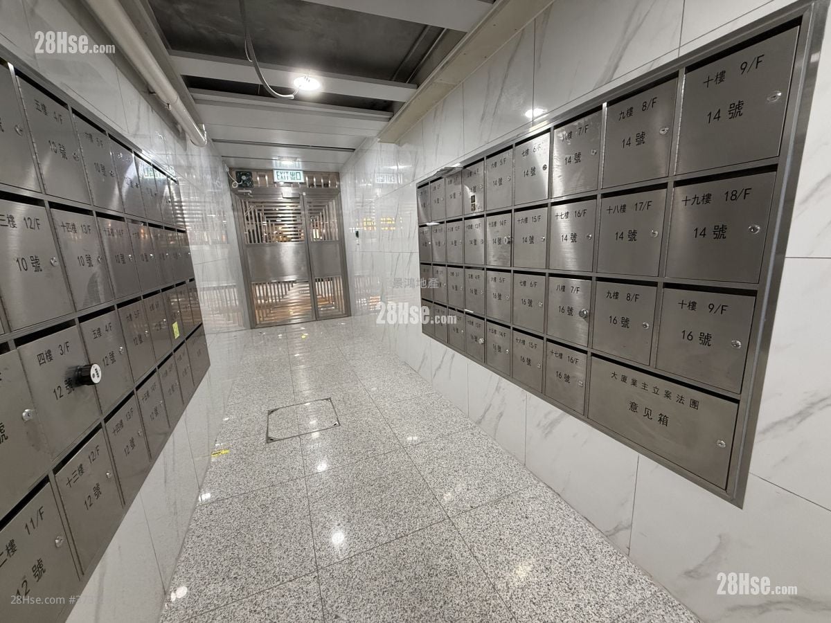 Man Ying Building Rental Studio , 1 Bathroom 150 ft²